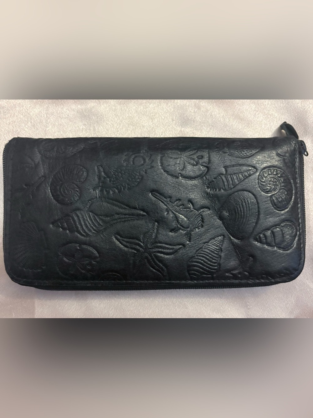 Black Genuine Leather Embossed Shell Coin Purse Zipper Wallet